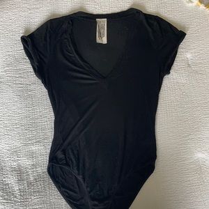 Free People v-neck black short sleeved body suit